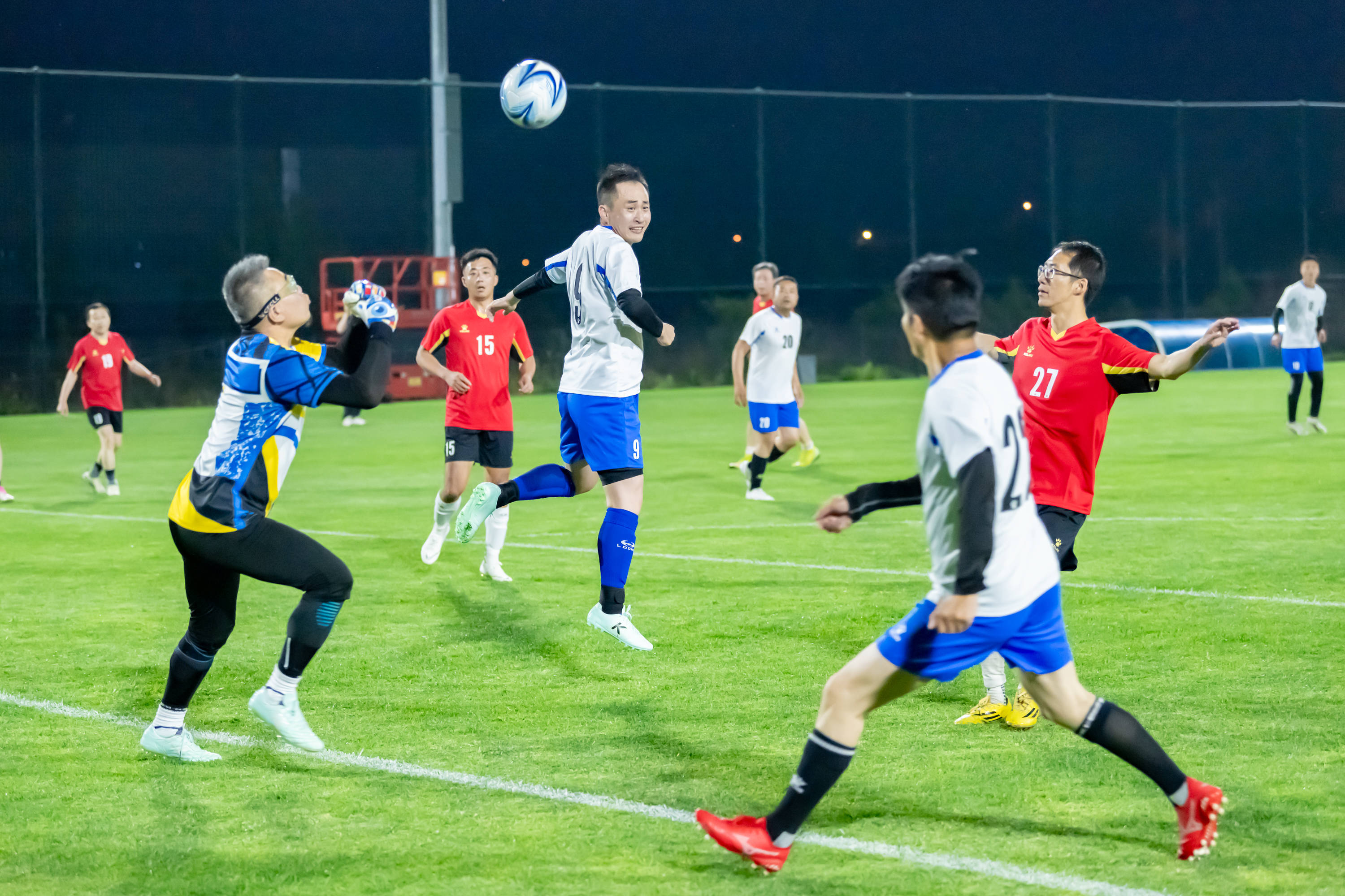 表现出色 表现出色